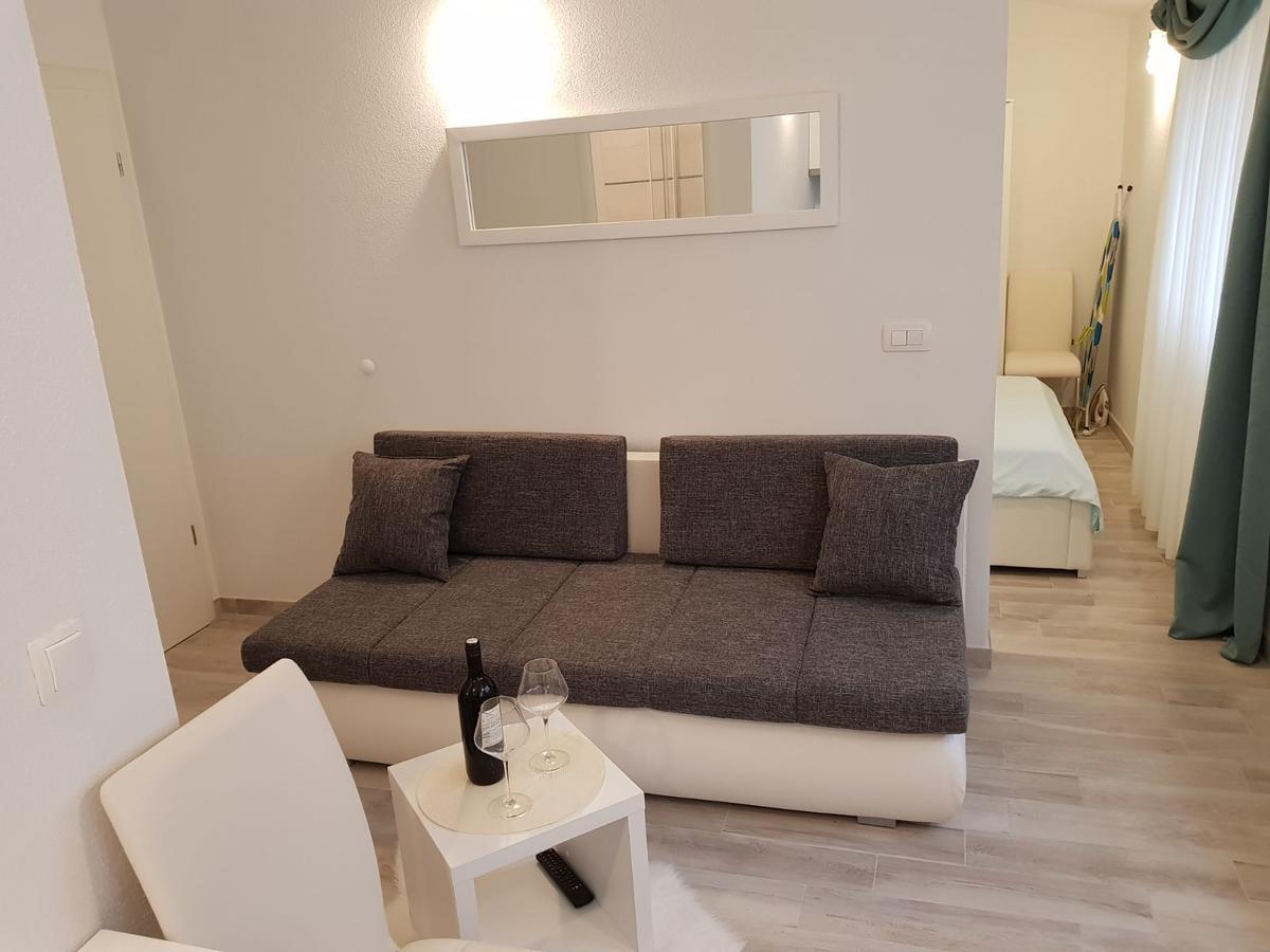 Mia 1 * Baska Voda